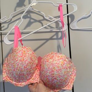 Option for straps or strapless!